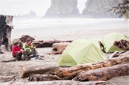 Campers on Second Beach, Olympic National Park, Washington, USA Stock Photo - Premium Royalty-Free, Code: 614-08878365