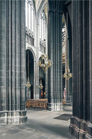 Clermont-Ferrand Cathedral, Clermont-Ferrand, France Foto de stock - Sin royalties Premium, Código: 614-08878874