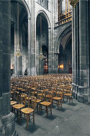 Clermont-Ferrand Cathedral, Clermont-Ferrand, France Stock Photo - Premium Royalty-Free, Code: 614-08878875