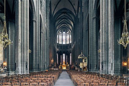 eindrucksvoll - Clermont-Ferrand Cathedral, Clermont-Ferrand, France Stockbilder - Premium RF Lizenzfrei, Bildnummer: 614-08878876