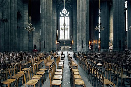 Clermont-Ferrand Cathedral, Clermont-Ferrand, France Stock Photo - Premium Royalty-Free, Code: 614-08878877