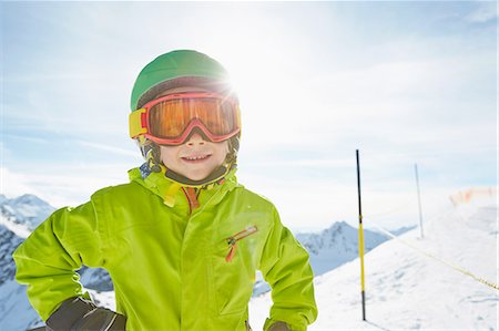 simsearch:614-09212275,k - Boy in skiwear, Stubai, Tyrol, Austria Photographie de stock - Premium Libres de Droits, Code: 614-08879179