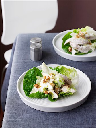 simsearch:6102-08882292,k - Plate of salad with chicken Stockbilder - Premium RF Lizenzfrei, Bildnummer: 614-08870285