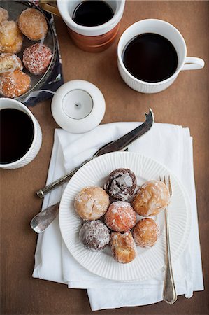 donut hole - Plate of desserts with coffee Stock Photo - Premium Royalty-Free, Code: 614-08870414