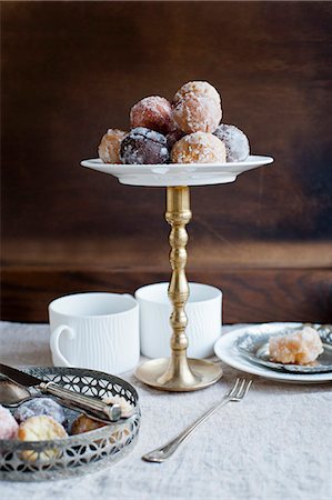 donut hole - Desserts on ornate plates Stock Photo - Premium Royalty-Free, Code: 614-08870413