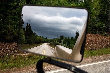 Rear view reflection on road to Inverness, Cape Breton Island, Nova Scotia Stockbilder - Premium RF Lizenzfrei, Bildnummer: 614-08872049