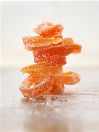 Stack of grapefruit rind Foto de stock - Sin royalties Premium, Código: 614-08872202