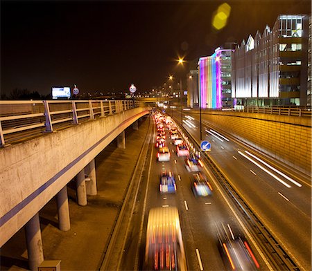 simsearch:700-06892646,k - Traffic on road in urban scene at night, London, England Stock Photo - Premium Royalty-Free, Code: 614-08872324