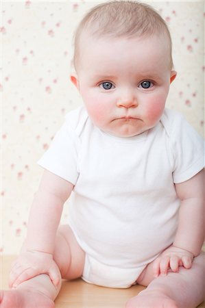 simsearch:614-03020265,k - Portrait of a baby girl Stockbilder - Premium RF Lizenzfrei, Bildnummer: 614-08872659