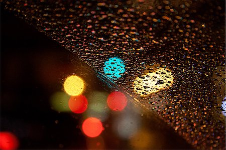 raindrop window - Lights Foto de stock - Sin royalties Premium, Código: 614-08872677