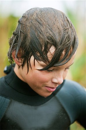 simsearch:614-06044044,k - Boy wearing wetsuit Foto de stock - Sin royalties Premium, Código: 614-08872988