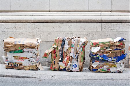 simsearch:600-03451601,k - Compacted cardboard for recycling Foto de stock - Sin royalties Premium, Código: 614-08873746