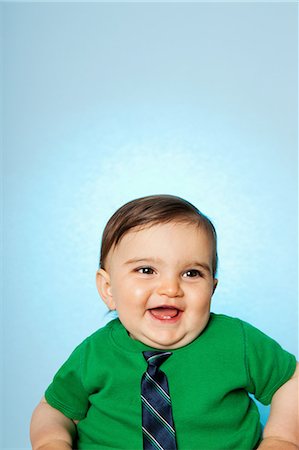 simsearch:614-03576718,k - Baby boy wearing green top and tie Photographie de stock - Premium Libres de Droits, Code: 614-08873893