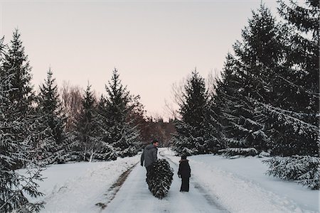 Father and daughter out getting their own Christmas tree Foto de stock - Sin royalties Premium, Código: 614-08884575