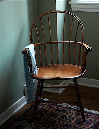 simsearch:614-08872791,k - Empty chair in corner of room Fotografie stock - Premium Royalty-Free, Codice: 614-08884942