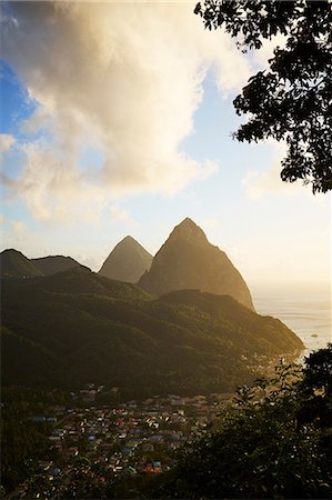 pitons - Pitons, Saint Lucia, Caribbean Foto de stock - Sin royalties Premium, Código: 614-08926716