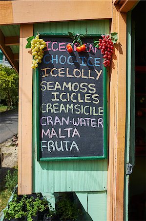 Grocery shop with chalked sign, Saint Lucia, Caribbean Photographie de stock - Premium Libres de Droits, Code: 614-08926717