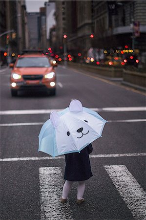 passage clouté - Young girl on street, Manhattan, New York, USA Photographie de stock - Premium Libres de Droits, Code: 614-08946584