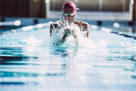 swim lane - Swimmer splashing pool water on face Photographie de stock - Premium Libres de Droits, Code: 614-08983515