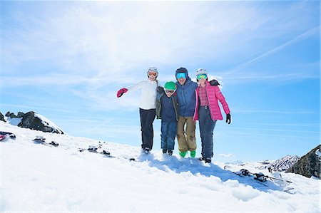 simsearch:649-08125513,k - Family on skiing holiday, Hintertux, Tirol, Austria Foto de stock - Royalty Free Premium, Número: 614-08990090