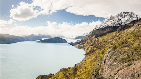 simsearch:614-09213880,k - Landscape with lake and distant view of Grey glacier, Torres del Paine National Park, Chile Stock Photo - Premium Royalty-Free, Code: 614-09017595