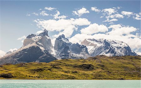 simsearch:649-08632458,k - Landscape over Grey Lake and Cuernos del Paine, Torres del Paine national park, Chile Photographie de stock - Premium Libres de Droits, Code: 614-09017615