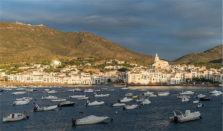 Village of Cadaques, on the Costa Brava, Spain Stock Photo - Premium Royalty-Free, Code: 614-09056627