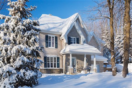 simsearch:614-09159577,k - Snow covered house, Quebec, Canada Foto de stock - Sin royalties Premium, Código: 614-09159588