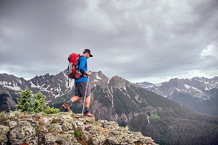 simsearch:625-00806318,k - Man hiking, Mount Sneffels, Ouray, Colorado, USA Fotografie stock - Premium Royalty-Free, Codice: 614-09183183