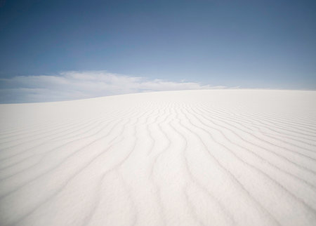 simsearch:649-08565562,k - Rippling sand dune, White sands, New Mexico,  USA Photographie de stock - Premium Libres de Droits, Code: 614-09210878