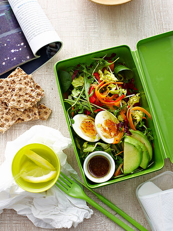 simsearch:649-07647842,k - Lunch box of egg salad Foto de stock - Sin royalties Premium, Código: 614-09211209