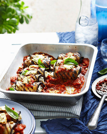 Eggplant cannelloni Foto de stock - Sin royalties Premium, Código: 614-09211286