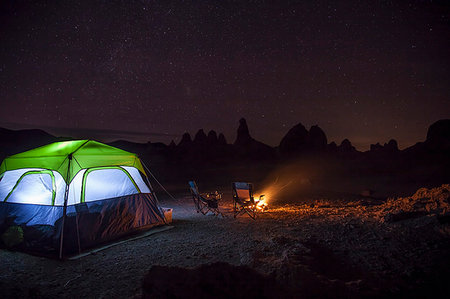 simsearch:614-07444288,k - Tent and campfire in front of Trona Pinnacles at night, Trona, California, USA Photographie de stock - Premium Libres de Droits, Code: 614-09211653