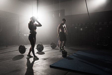 simsearch:614-08877527,k - Group of people working out in gym Stock Photo - Premium Royalty-Free, Code: 614-09211930