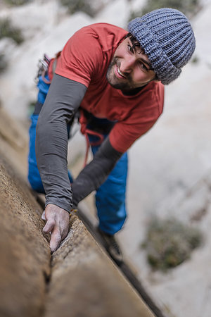 Climber trad climbing, Pine Creek, Bishop, California, USA Foto de stock - Sin royalties Premium, Código: 614-09245175