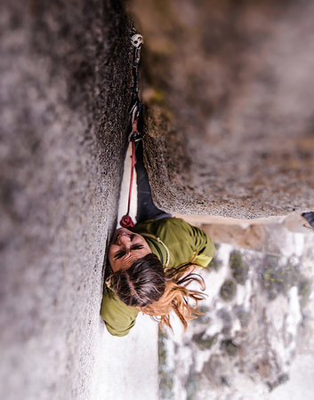 Climber trad climbing, Pine Creek, Bishop, California, USA Foto de stock - Sin royalties Premium, Código: 614-09245183