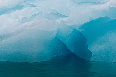 simsearch:6119-09252648,k - Iceberg, Krossfjorden, Spitsbergen, Svalbard, Norway Photographie de stock - Premium Libres de Droits, Code: 614-09245357