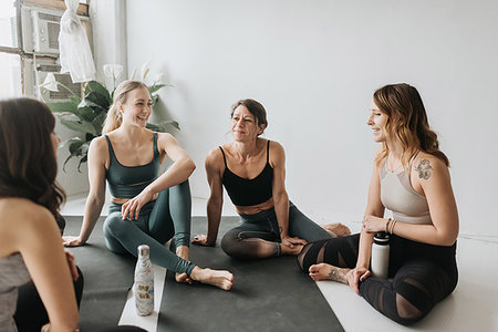 simsearch:614-08877811,k - Friends talking in yoga studio Stock Photo - Premium Royalty-Free, Code: 614-09276264