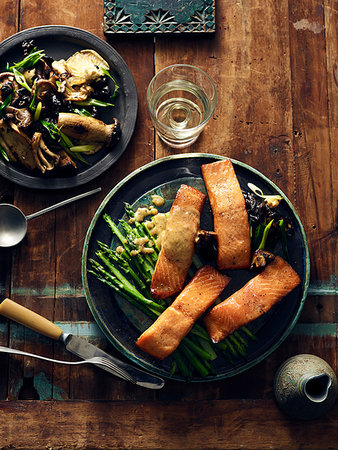 salmon salad top view - Smoked salmon, horseradish and creamed vegetables Stock Photo - Premium Royalty-Free, Code: 614-09276367