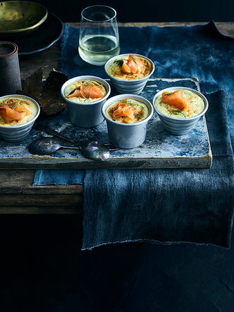 simsearch:614-09276344,k - Smoked salmon souffle Foto de stock - Royalty Free Premium, Número: 614-09276390