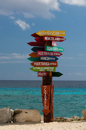 simsearch:614-01270034,k - World distances sign post, Punta Sur Eco Park, Cozumel island, Mexico Stockbilder - Premium RF Lizenzfrei, Bildnummer: 614-09277055