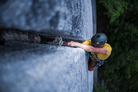 Man trad climbing, Squamish, Canada Stock Photo - Premium Royalty-Free, Code: 614-09277097