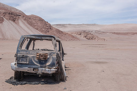simsearch:6118-09018146,k - Abandoned off road vehicle in desert, San Pedro de Atacama, Chile Stockbilder - Premium RF Lizenzfrei, Bildnummer: 614-09277260