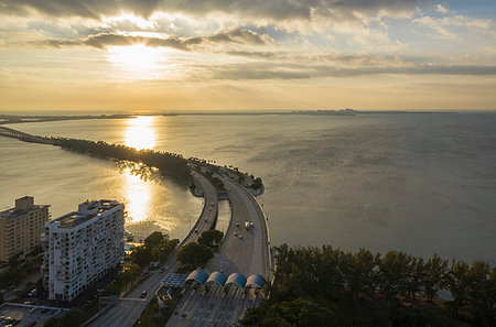 simsearch:649-09123234,k - Coastline and seascape at sunset, aerial view, Brickell Hammock, Miami, Florida, United States Stockbilder - Premium RF Lizenzfrei, Bildnummer: 614-09270135