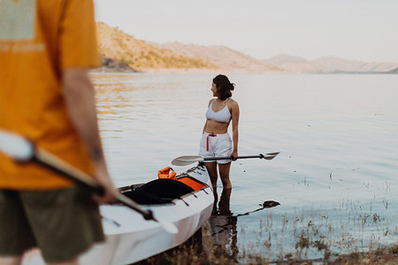 simsearch:649-09196316,k - Woman beside kayak in lake, Kaweah, California, United States Photographie de stock - Premium Libres de Droits, Code: 614-09270289