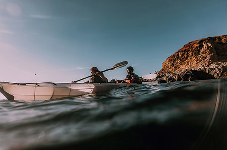 simsearch:614-06720064,k - Friends kayaking in sea, Big Sur, California, United States Stock Photo - Premium Royalty-Free, Code: 614-09270321