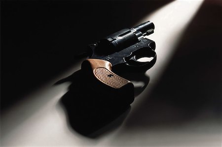 simsearch:614-08871727,k - Gun Foto de stock - Sin royalties Premium, Código: 614-00388038