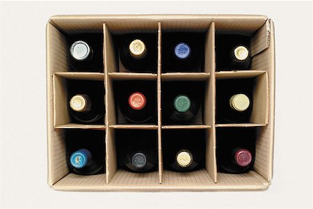 simsearch:614-00380639,k - Bottles of wine Fotografie stock - Premium Royalty-Free, Codice: 614-00398353