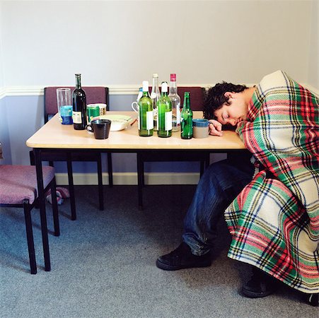 drucken - Collapsed drunk boy Stock Photo - Premium Royalty-Free, Code: 614-00597845