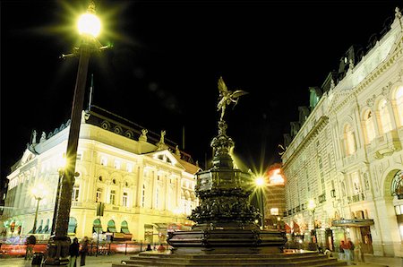 piccadilly circus - Picadilly Circus Foto de stock - Royalty Free Premium, Número: 614-00601737